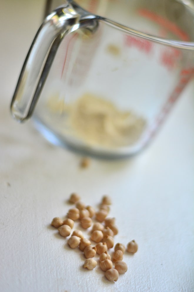 chickpea flour made at home, homemade cornstarch with chickpeas