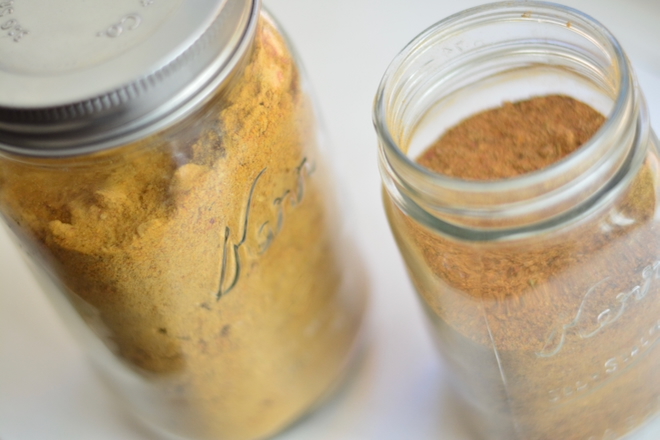 freeze dried tomato powder in two mason jars